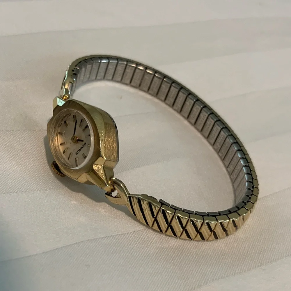 Vintage Women’s Benrus Wristwatch (Working)